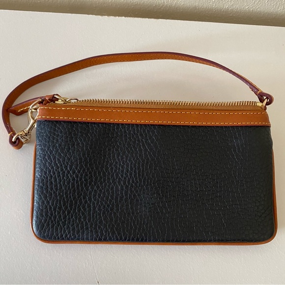 Dooney & Bourke Dillen II Pebbled Leather Wristlet / Clutch Excellent Condition - Picture 3 of 13